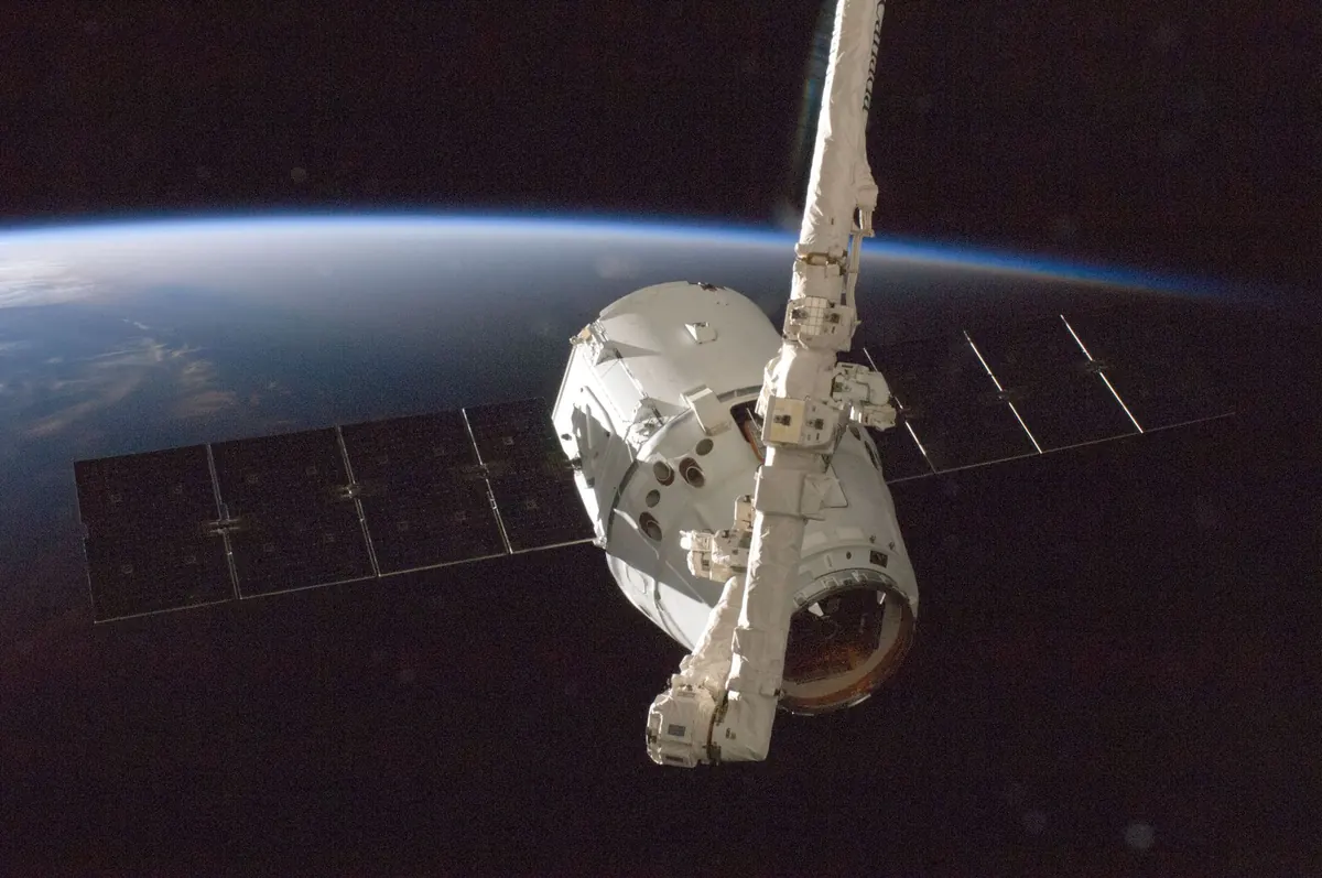 How do satellite constellations work and what do they mean for astronomy?
